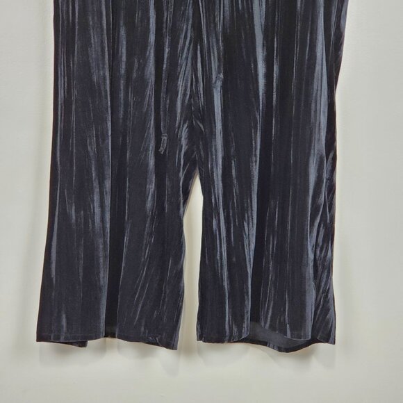 Woman Within Black Crushed Velvet Wide Leg Pull-On Cropped Pants Size 2X 26/28 - Picture 3 of 12